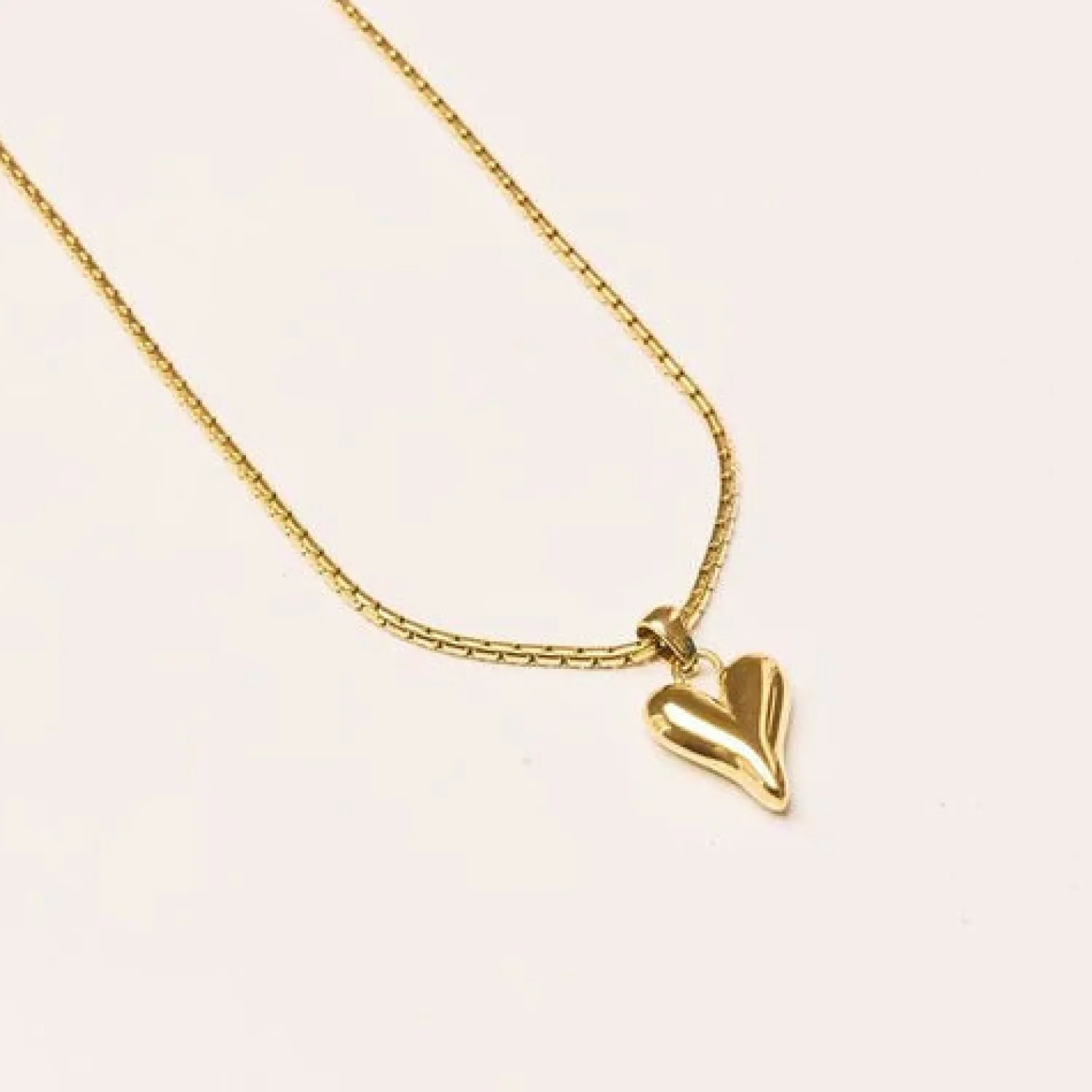 Discount We Are Emte Admire Necklace In Gold Plated