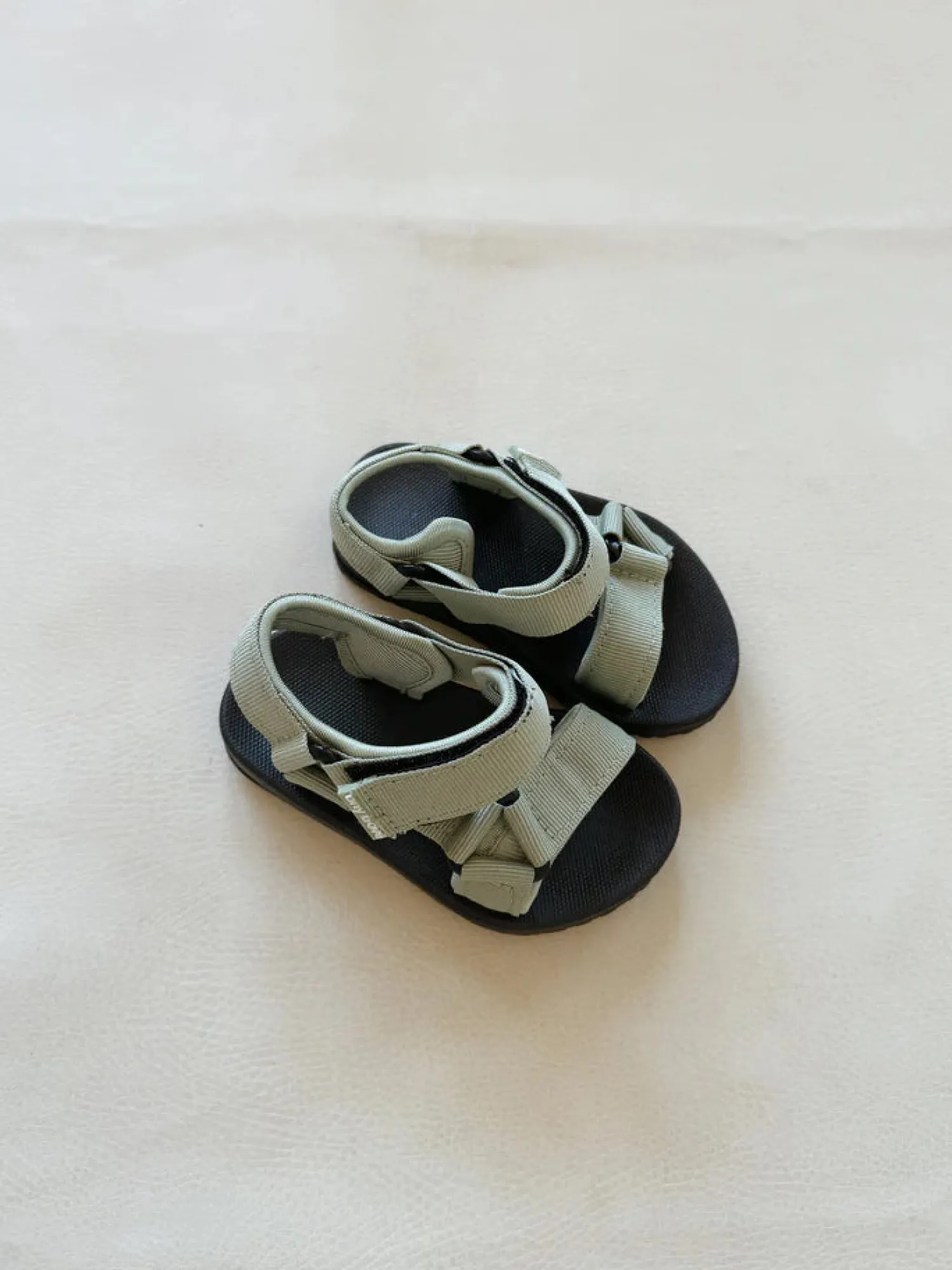 Outlet Tiny Trove Olympia Velcro Sandals
